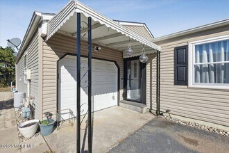 57 Selkirk Ave in Toms River, NJ - Foto de edificio - Building Photo
