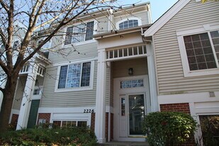 2226 Daybreak Dr in Aurora, IL - Building Photo