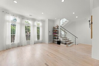 1221 Kipling St in Houston, TX - Building Photo - Building Photo
