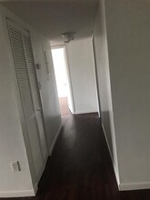 819 NE 199th St in Miami, FL - Building Photo - Building Photo