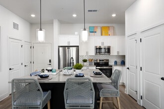 Trio at Jubilee Park in Orlando, FL - Foto de edificio - Interior Photo
