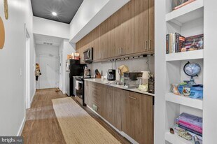 525 N 41st St in Philadelphia, PA - Building Photo