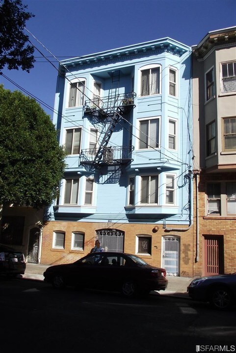 129 Julian Ave in San Francisco, CA - Building Photo