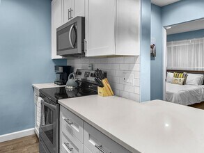 2027 Cass St in Sarasota, FL - Building Photo - Building Photo