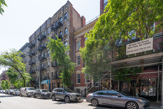 68 E 7th St in New York, NY - Foto de edificio - Building Photo