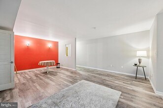 9633 White Acre Rd in Columbia, MD - Building Photo - Building Photo