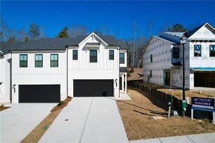 7325 Mulberry Trace Ln in Flowery Branch, GA - Building Photo