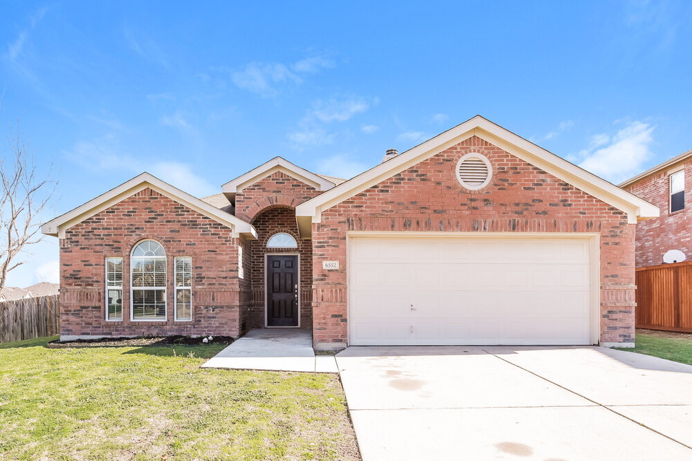 6552 Manitoba St in Fort Worth, TX - Foto de edificio