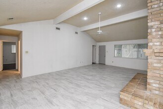 2710 Sicklepod Dr in Houston, TX - Building Photo - Building Photo
