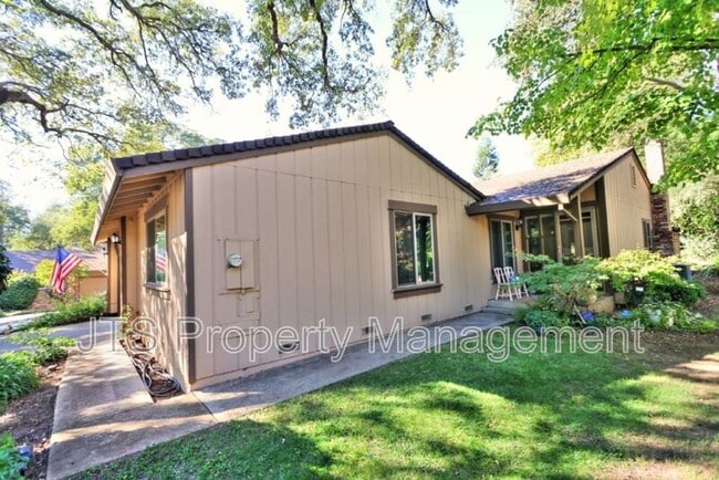 property at 6913 Navarro Ct