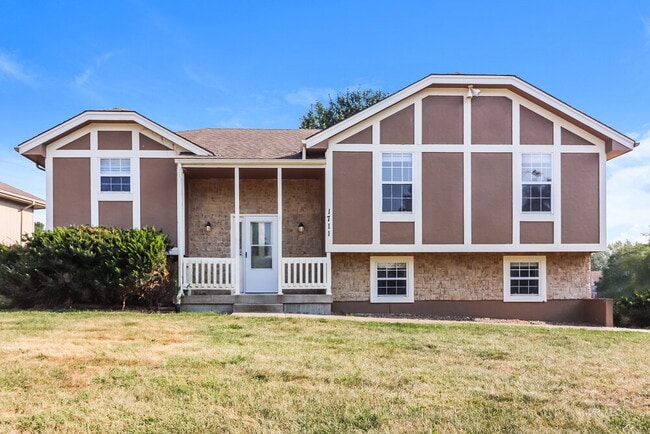 property at 1711 Roberta Dr