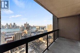 150 Park St W in Windsor, ON - Foto de edificio - Building Photo