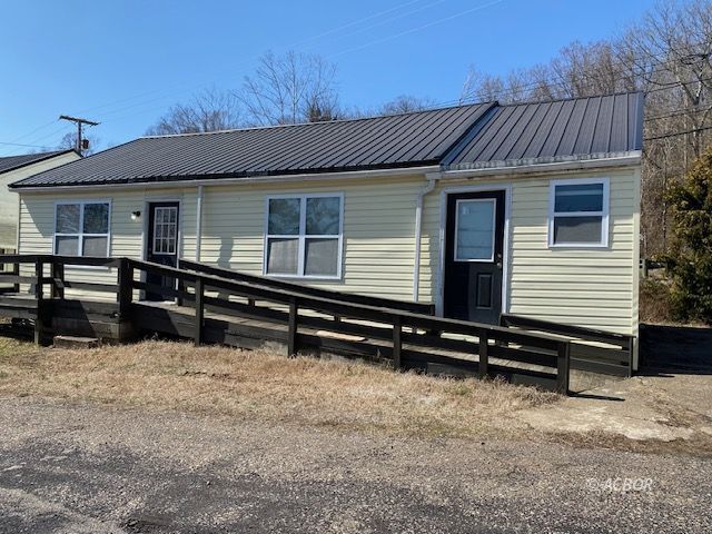 66 Lower Garfield Rd in Gallipolis, OH - Building Photo