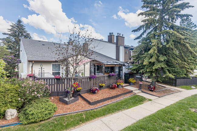 9291 172nd St NW in Edmonton, AB - Building Photo - Building Photo
