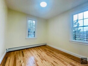 38 Roosevelt St in Yonkers, NY - Building Photo - Building Photo