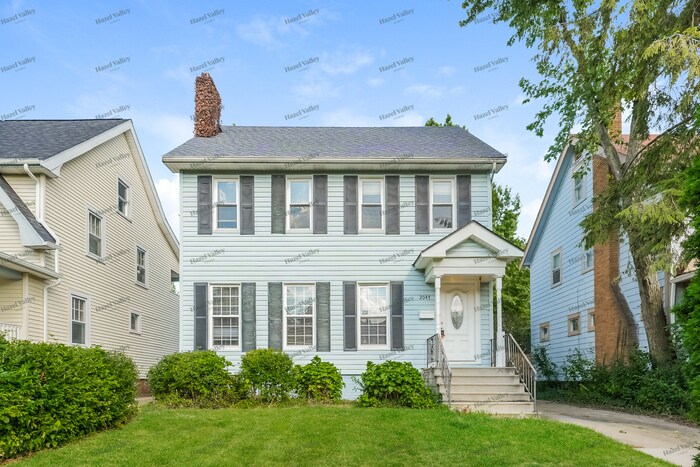 2047 Rossmoor Rd in Cleveland Heights, OH - Building Photo