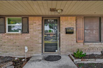 8726 Glenloch Dr in Houston, TX - Building Photo - Building Photo