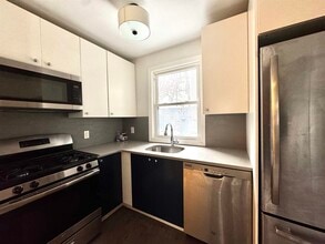 19 Sherman Ave in Jersey City, NJ - Building Photo - Building Photo