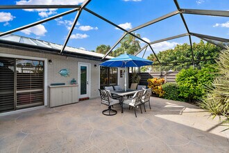 1801 S US Hwy 1 in Jupiter, FL - Foto de edificio - Building Photo