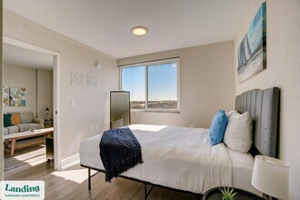 305 Dr. M.L.K. Jr St S, Unit 333 in St. Petersburg, FL - Foto de edificio - Building Photo