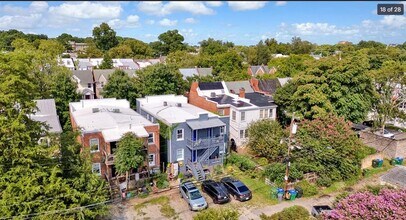 2111 Maplewood Ave, Unit D in Richmond, VA - Foto de edificio - Building Photo