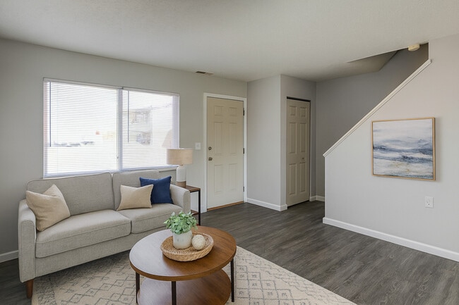 Professional Park Townhomes & Apartments in Marion, OH - Building Photo - Building Photo