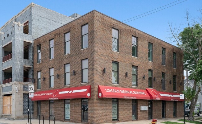 property at 5131 N Lincoln Ave