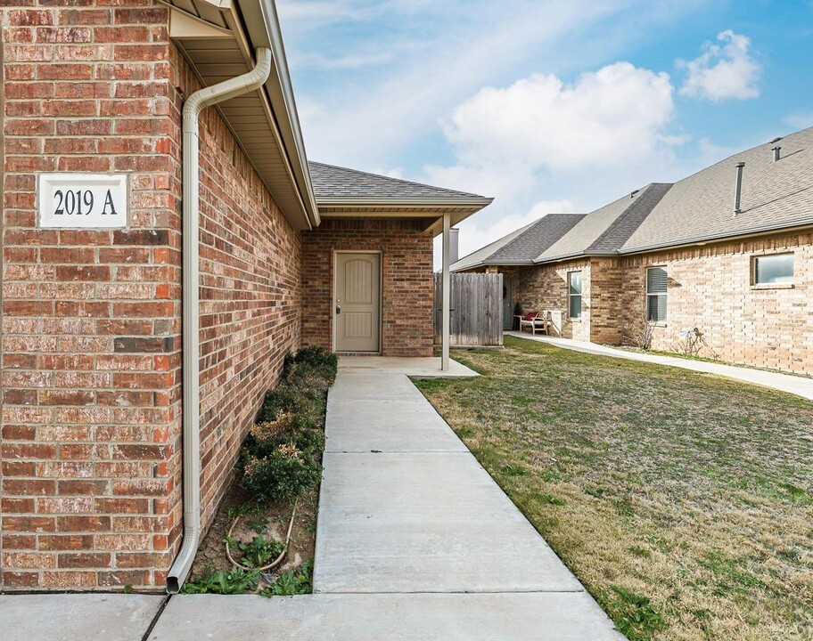 2019 102nd St in Lubbock, TX - Building Photo