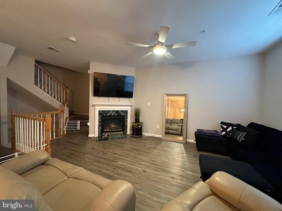 14417 Hampshire Hall Ct in Upper Marlboro, MD - Building Photo