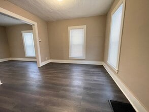 16 Victory Ct, Unit #18 in Pontiac, MI - Foto de edificio - Building Photo