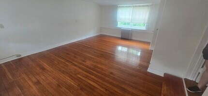 5 Glen Rd, Unit 2nd floor in Sandy Hook, CT - Foto de edificio - Building Photo