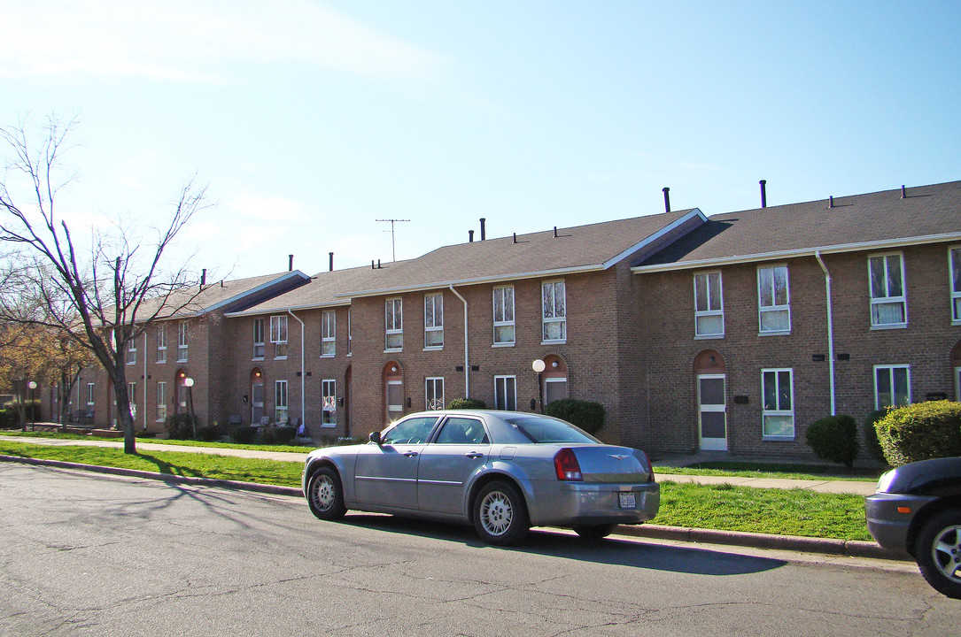 Princess Square in Alexandria, VA - Building Photo