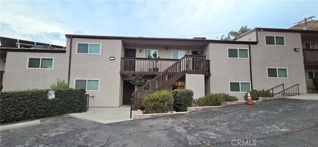 17847 Beneda Ln, Unit 7 in Santa Clarita, CA - Building Photo - Building Photo