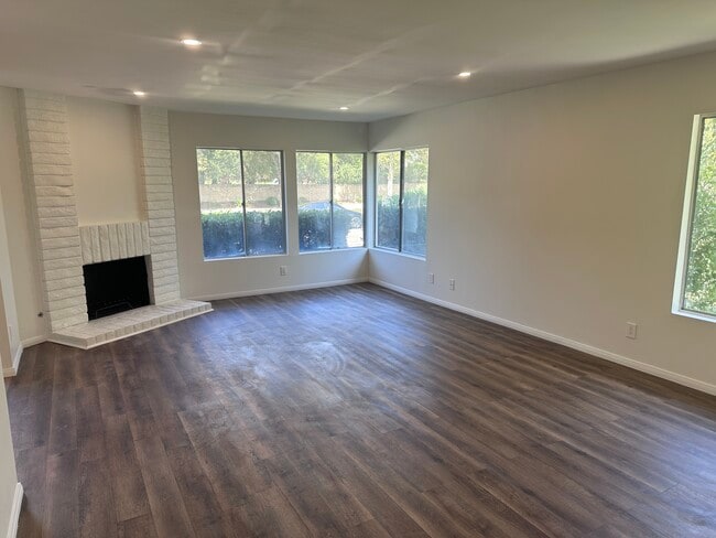 2106 Crespi Ln in Westlake Village, CA - Building Photo - Building Photo