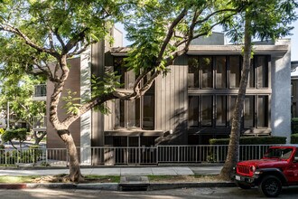 8300 De Longpre in West Hollywood, CA - Building Photo - Building Photo