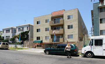 Leeward Apartments in Los Angeles, CA - Building Photo - Building Photo