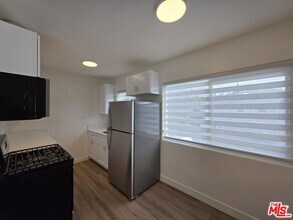 2009 Carnegie Ln in Redondo Beach, CA - Building Photo - Building Photo