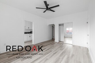 687 Shatto Pl in Los Angeles, CA - Foto de edificio - Building Photo