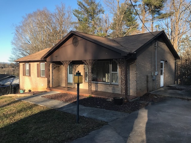 1438 Westwood Ln in Wilkesboro, NC - Building Photo