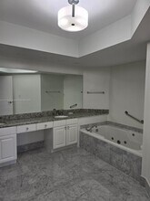 3600 Yacht Club Dr in Aventura, FL - Building Photo - Building Photo