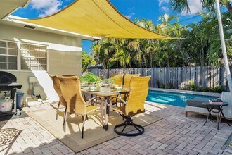 3221 Seaward Dr in Pompano Beach, FL - Foto de edificio - Building Photo