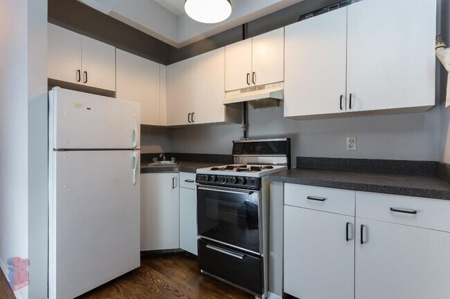 221 E 23rd St in New York, NY - Building Photo - Building Photo