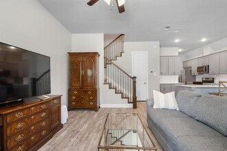 2236 Pinnacle Ln in Flower Mound, TX - Foto de edificio - Building Photo