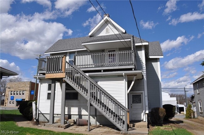 11 E Main St in Dalton, OH - Building Photo - Building Photo