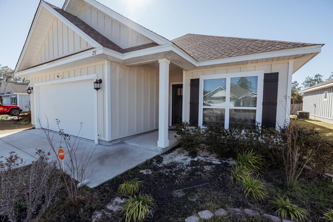 231 Lyla Ln in Crestview, FL - Building Photo - Building Photo