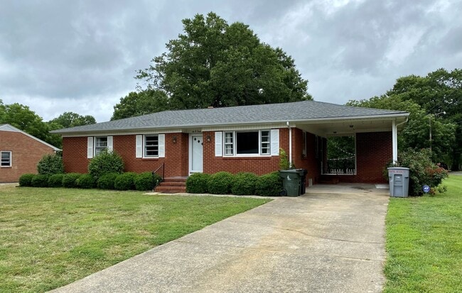 property at 603 S Westover Dr