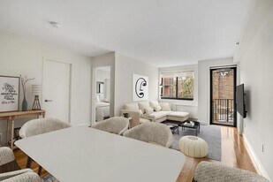 101 W 15th St in New York, NY - Building Photo