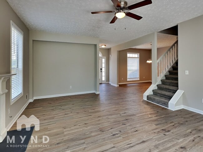 2587 Riverwood Spring, Unit 1 in Ellenwood, GA - Foto de edificio - Building Photo