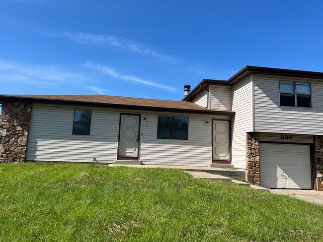 property at 839 W Sunset St