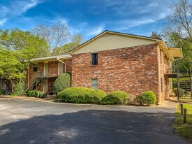586 Franklin St in Athens, GA - Building Photo